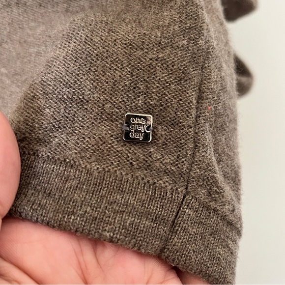 One Grey Day Sweater Size M Round Neck Long Sleeves Cut-Outs Brown Taupe Wool - Picture 6 of 11